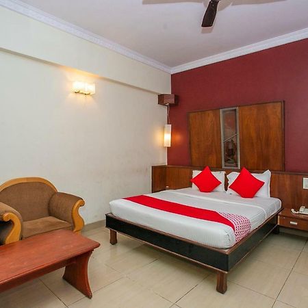 Oyo 18762 Vaishnavi Residency Hotel Bangalore Eksteriør billede