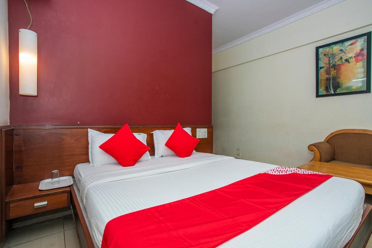 Oyo 18762 Vaishnavi Residency Hotel Bangalore Eksteriør billede