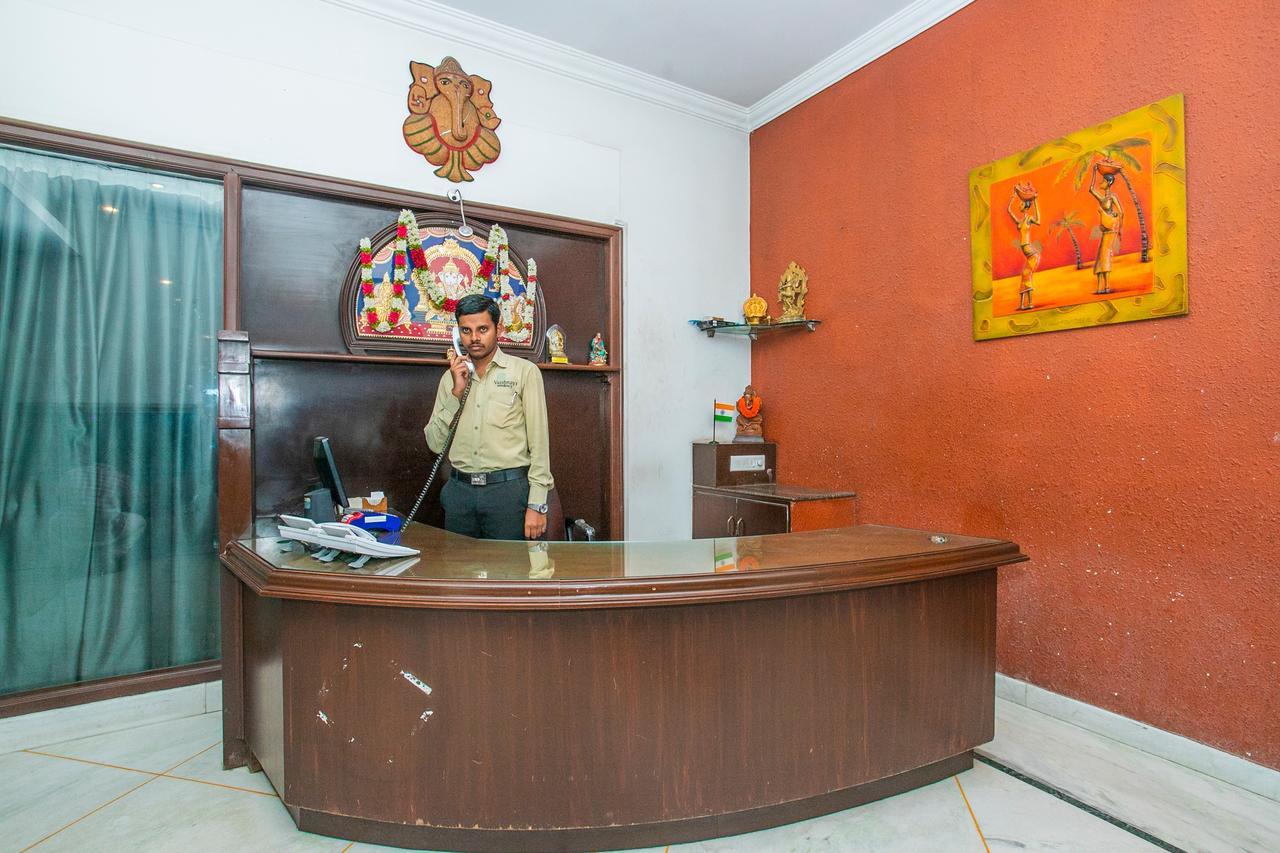 Oyo 18762 Vaishnavi Residency Hotel Bangalore Eksteriør billede