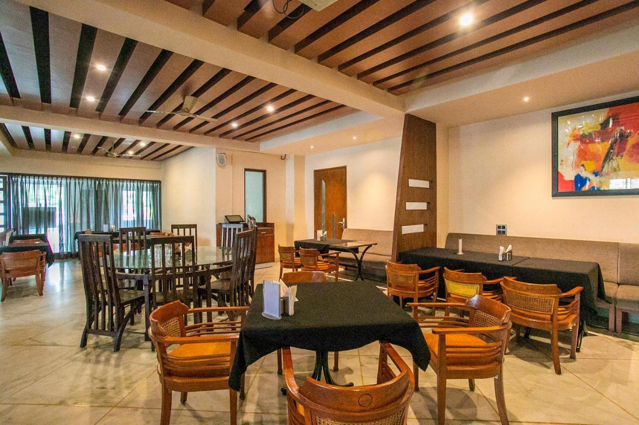Oyo 18762 Vaishnavi Residency Hotel Bangalore Eksteriør billede