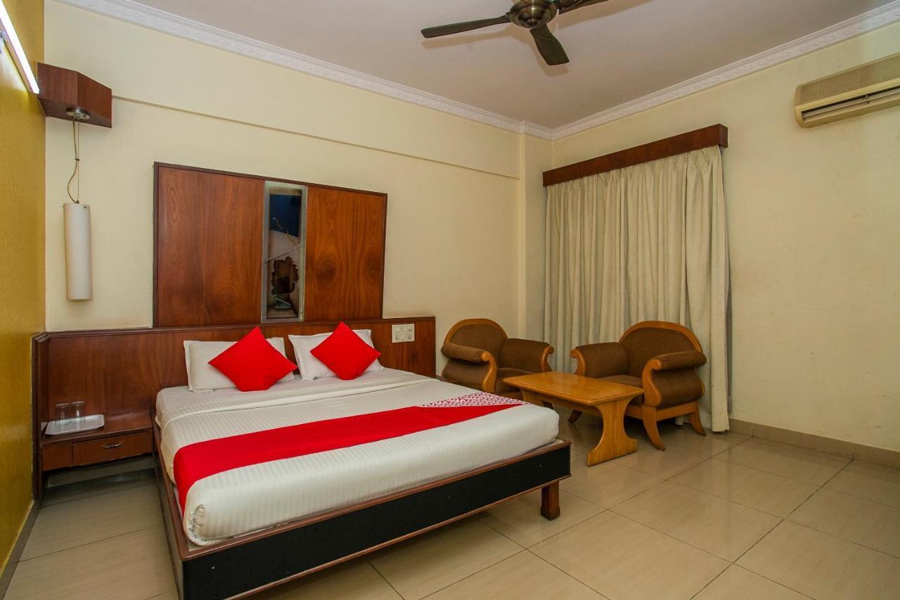 Oyo 18762 Vaishnavi Residency Hotel Bangalore Eksteriør billede