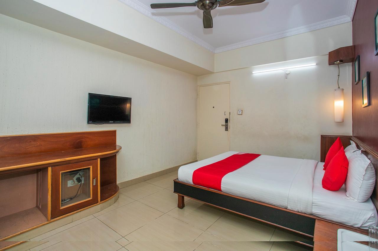 Oyo 18762 Vaishnavi Residency Hotel Bangalore Eksteriør billede