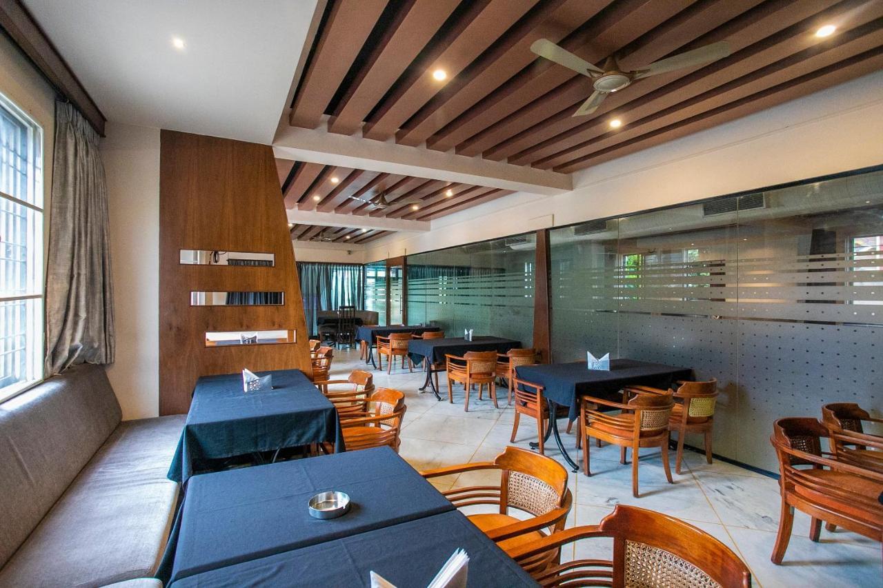 Oyo 18762 Vaishnavi Residency Hotel Bangalore Eksteriør billede