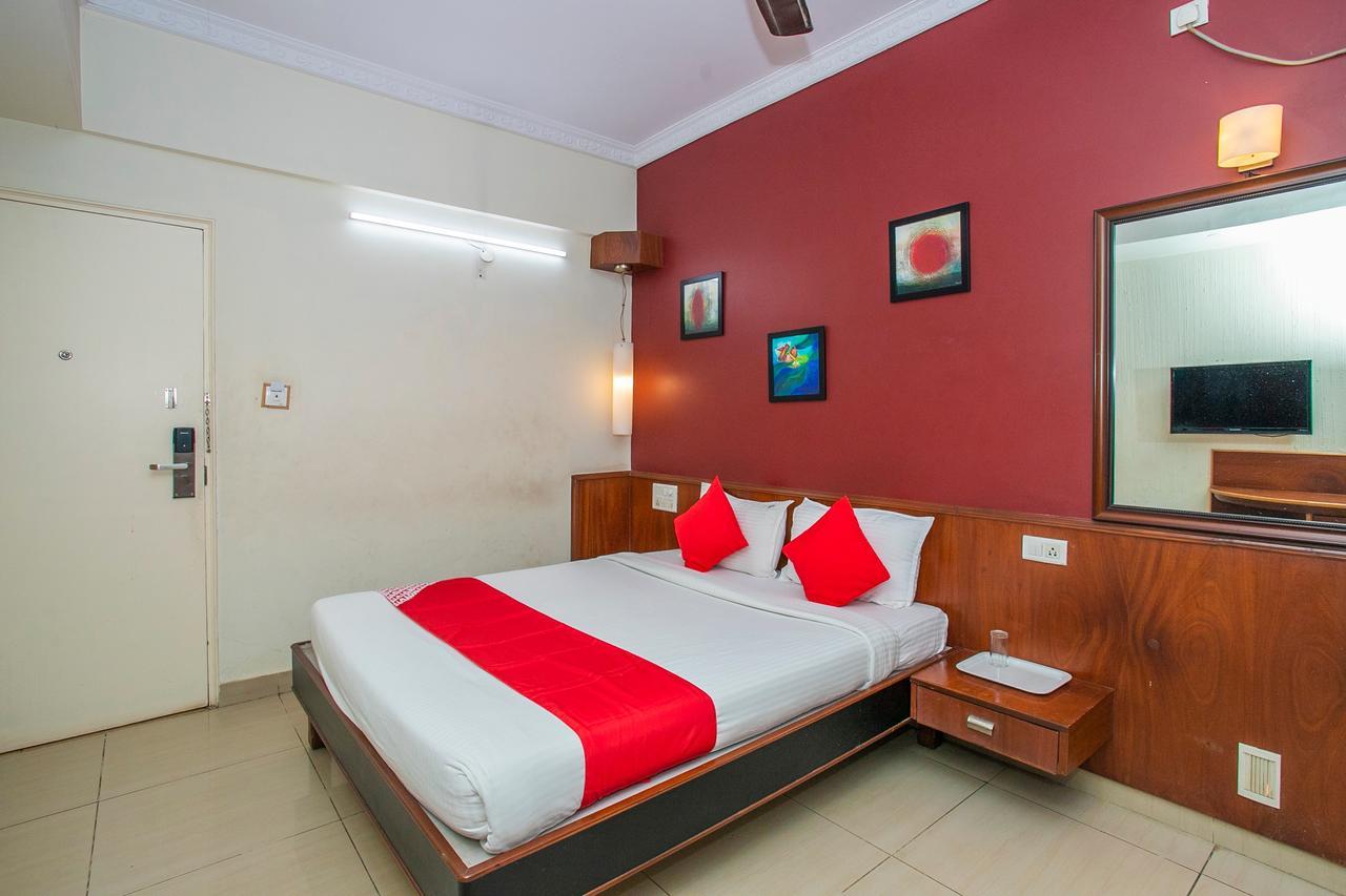 Oyo 18762 Vaishnavi Residency Hotel Bangalore Eksteriør billede