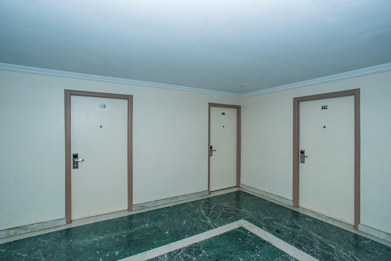 Oyo 18762 Vaishnavi Residency Hotel Bangalore Eksteriør billede