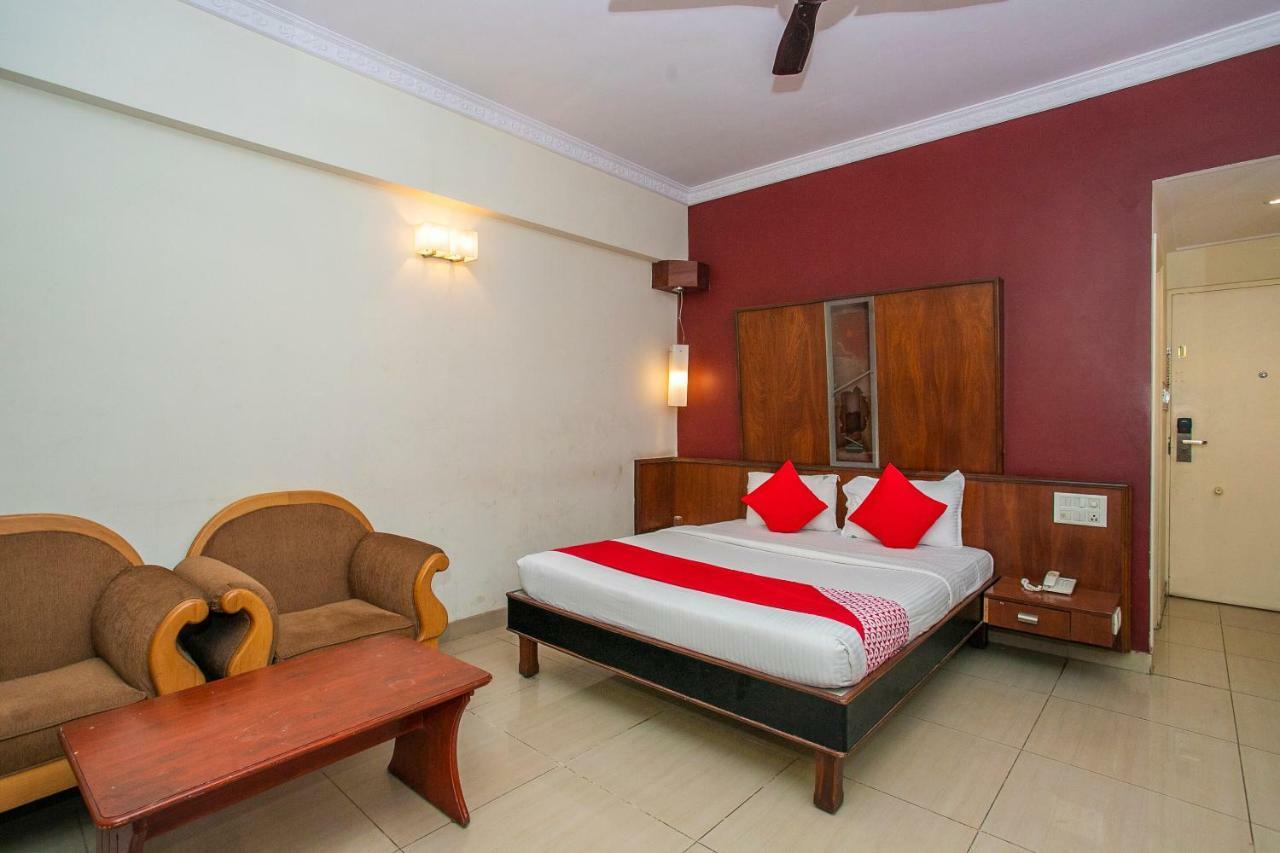 Oyo 18762 Vaishnavi Residency Hotel Bangalore Eksteriør billede